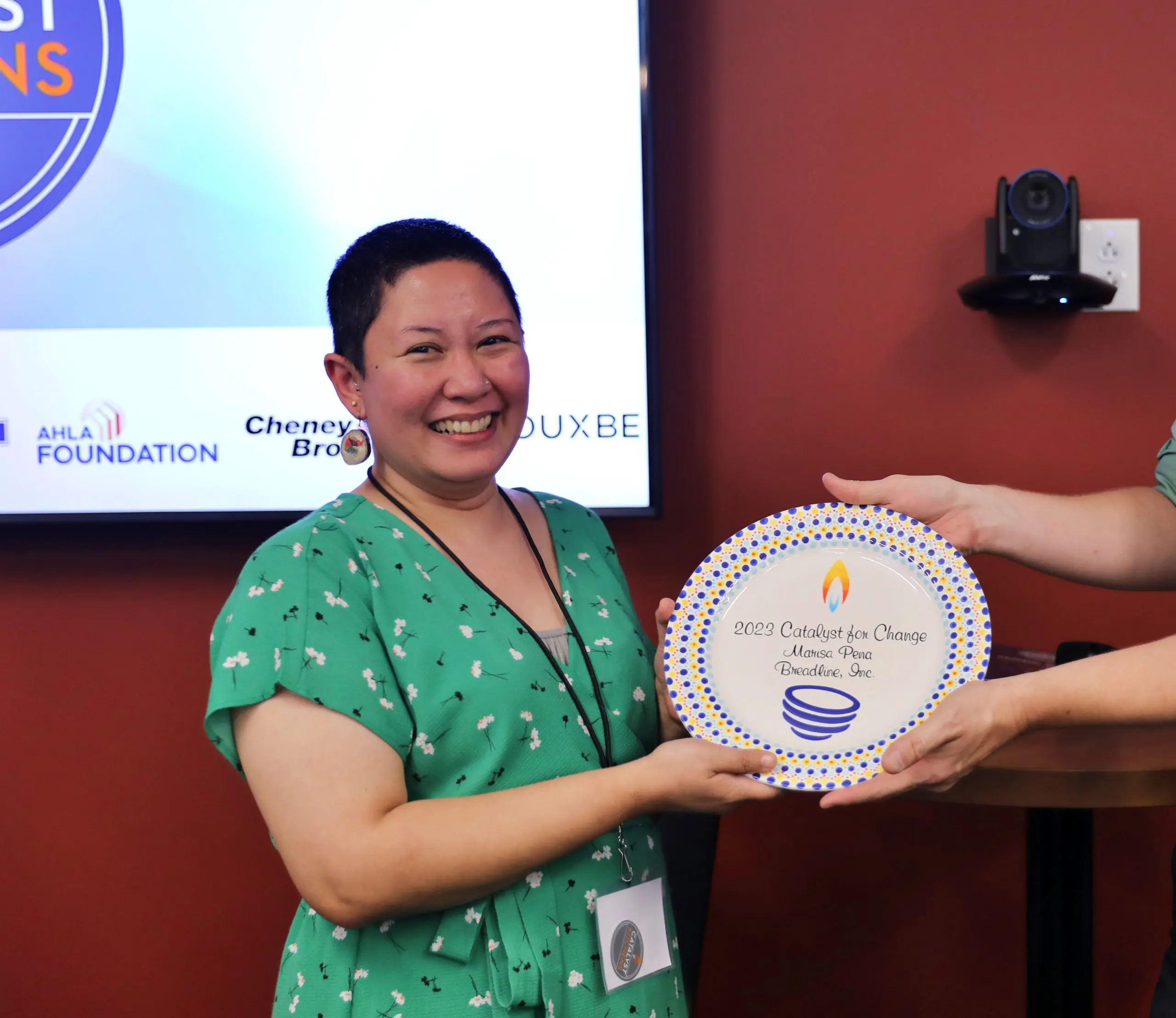 Marisa Pena accepting her award